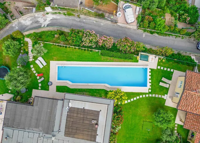 Piscina Panoramica - La Casa Volante