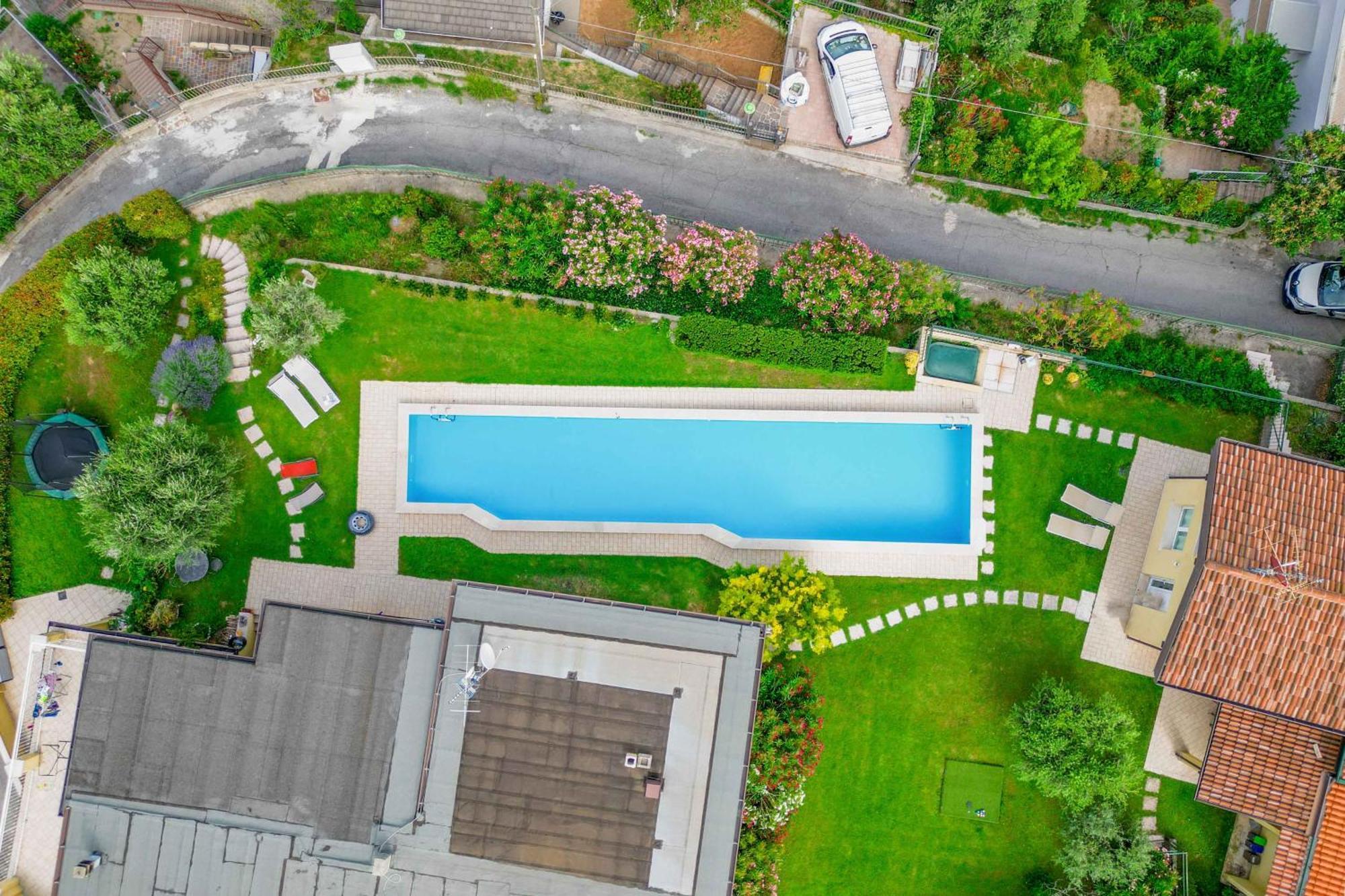 Piscina Panoramica - La Casa Volante